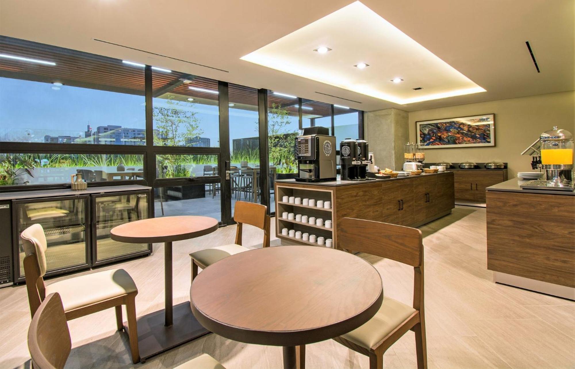 Staybridge Suites - Guadalajara Novena By Ihg Exterior photo